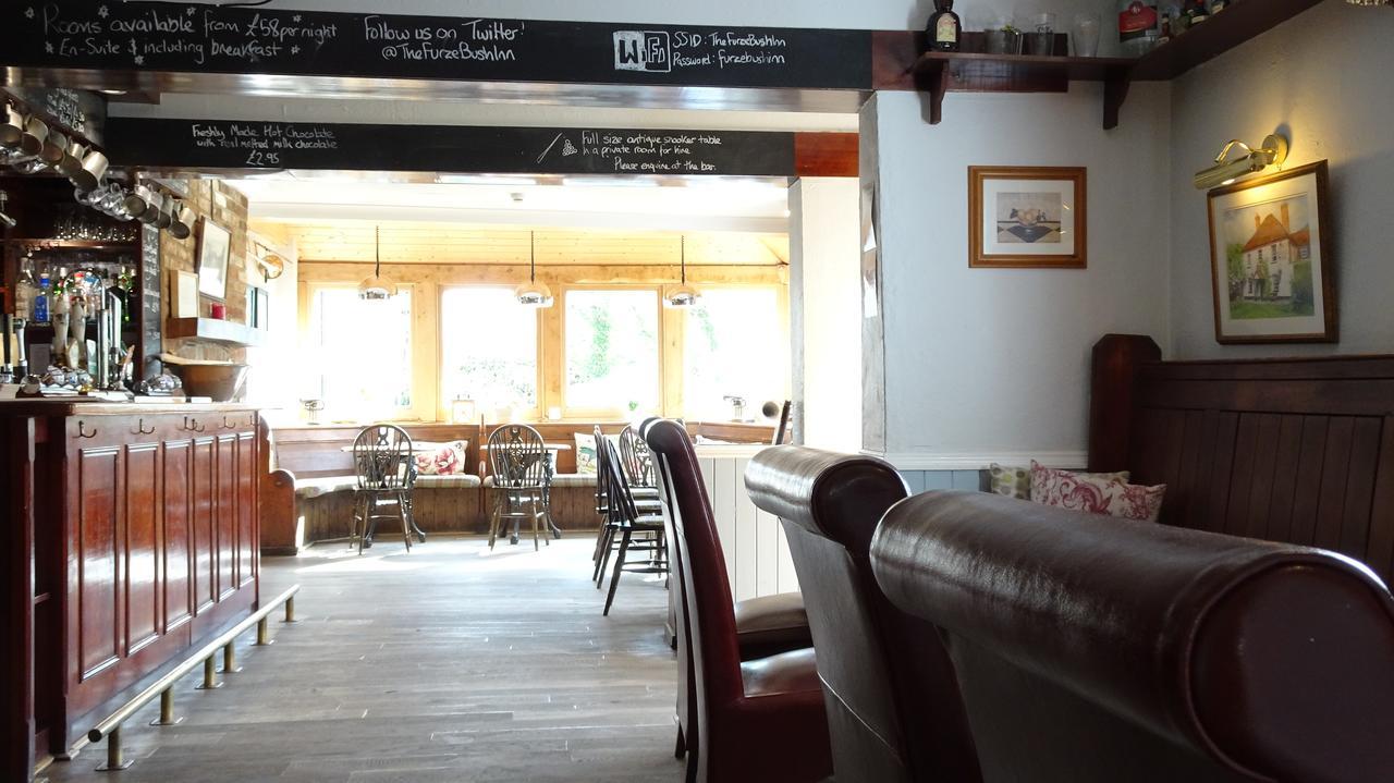 The Furze Bush Inn Нюбъри Екстериор снимка